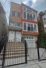 Building Photo - 465 Hawthorne Ave