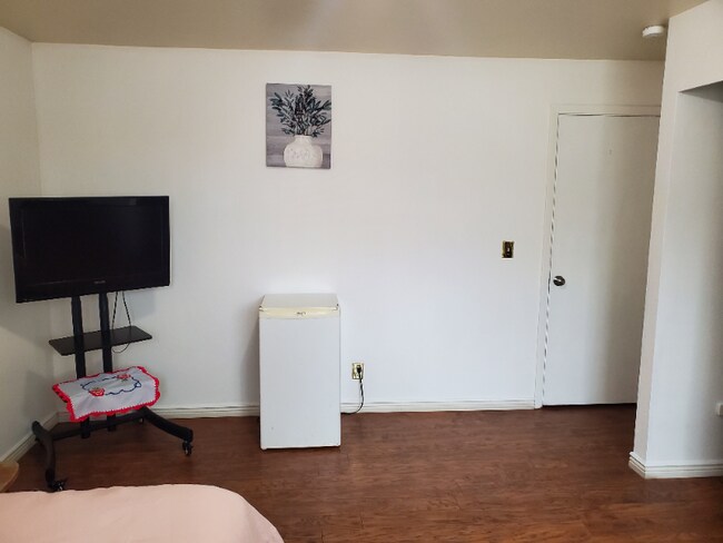 Foto del edificio - 627 Sir Michael Dr