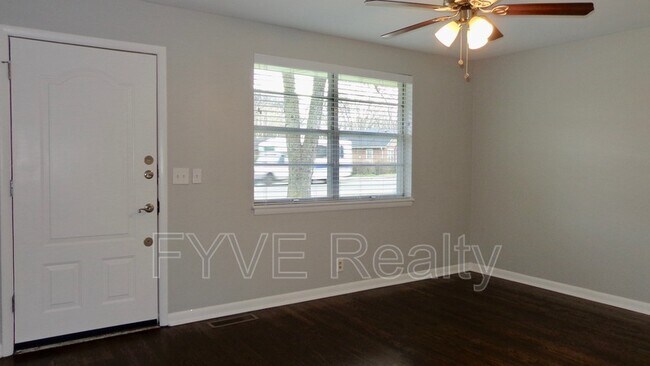 Foto del edificio - 1729 Dr DB Todd Jr Blvd