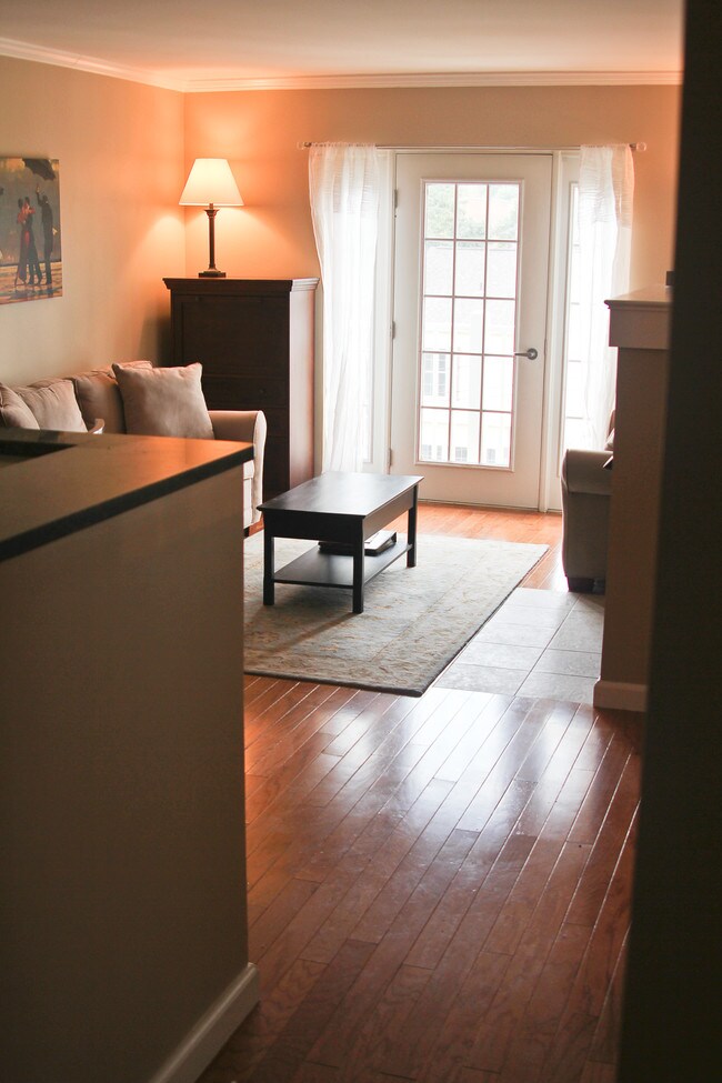 Living Room - 31 Greenridge Ave
