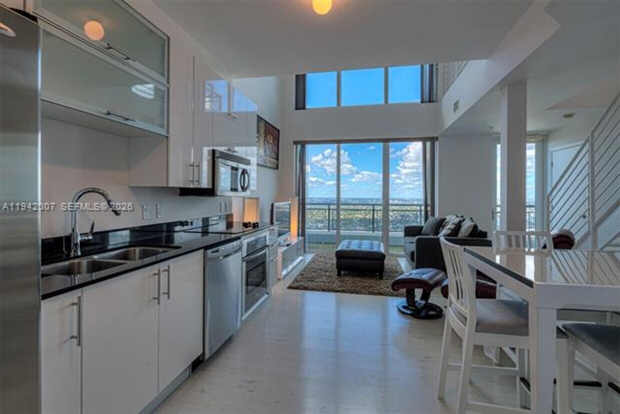 Photo - 60 SW 13th St unit 4211 (A11942007)