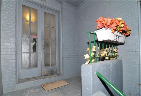 Building Photo - 129 W 54th St