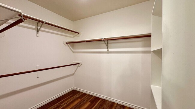 Foto del edificio - 15027 Winding Black Cherry Ln