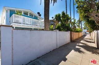 Foto del edificio - 122 Montreal St