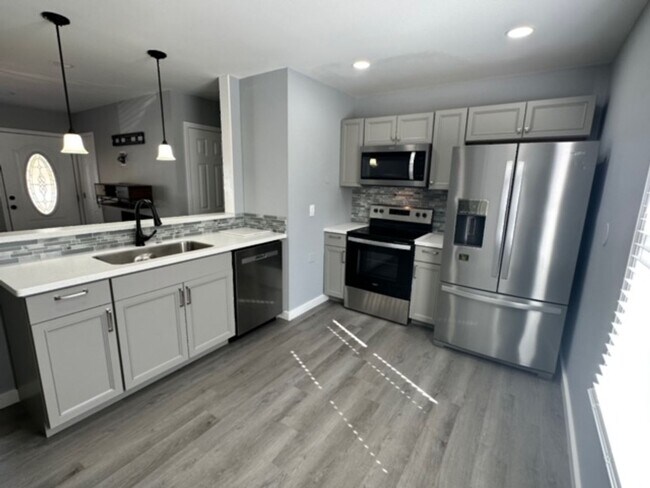 Building Photo - In Greer completely Renovated 3 bedroom - ...