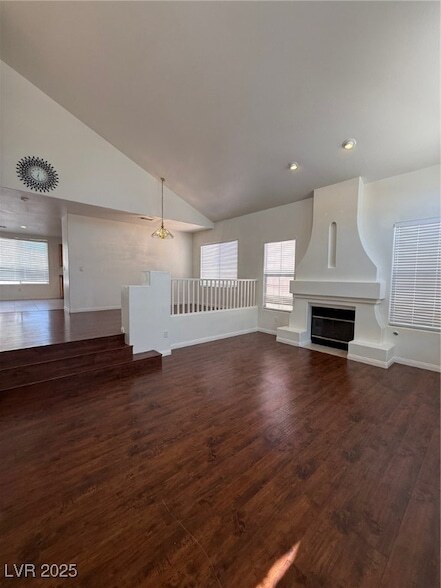 Building Photo - 302 Waterton Lakes Ave