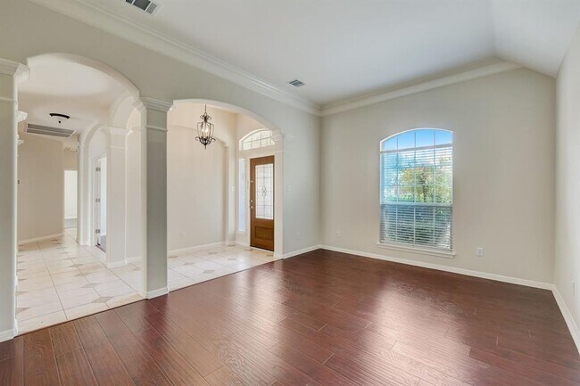 Foto del edificio - 2837 Cool River Loop