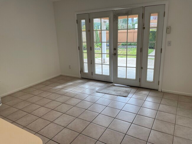 Building Photo - 4150 Lake Harbor Ln