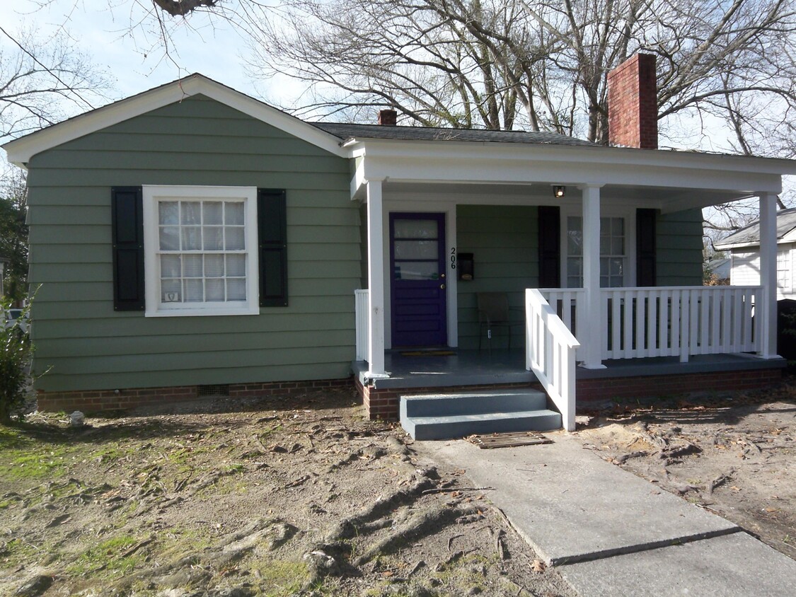 Primary Photo - 206 S Summit St