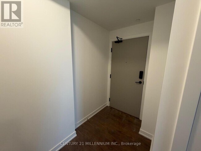 Photo du bâtiment - 5015 Hurontario St
