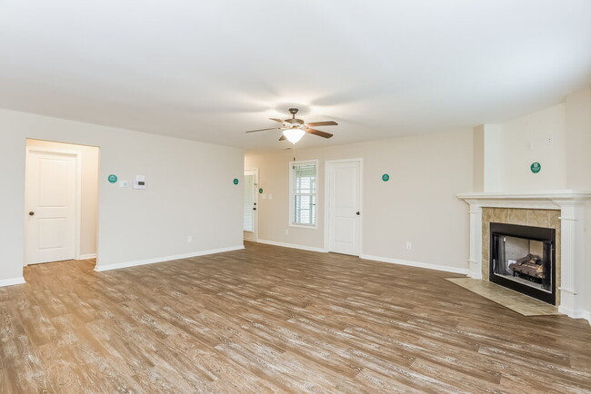 Building Photo - 49 Trl Pt Cir