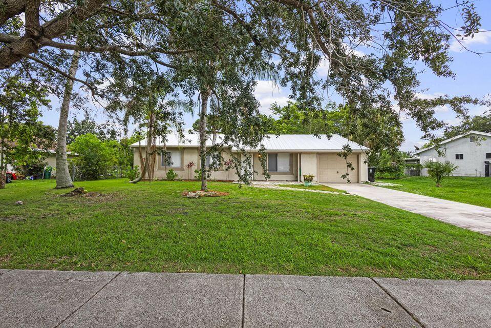 Foto principal - 766 SW Belmont Cir