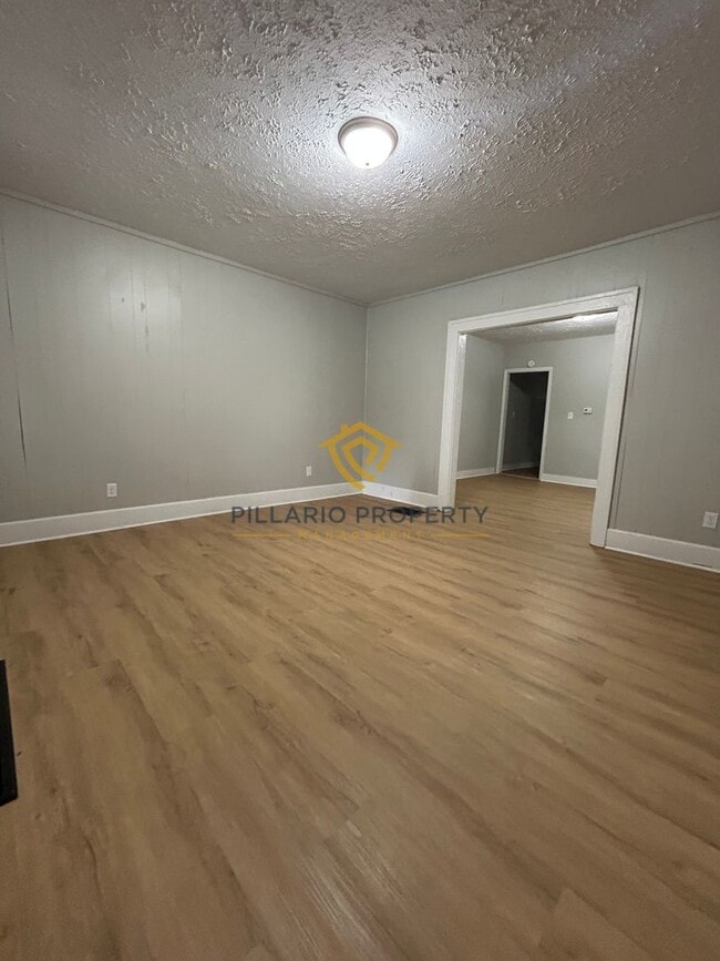 Foto del edificio - 3943-3945 Cornelius Ave