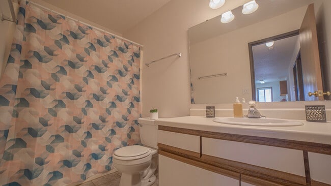 Building Photo - Evans Place 1