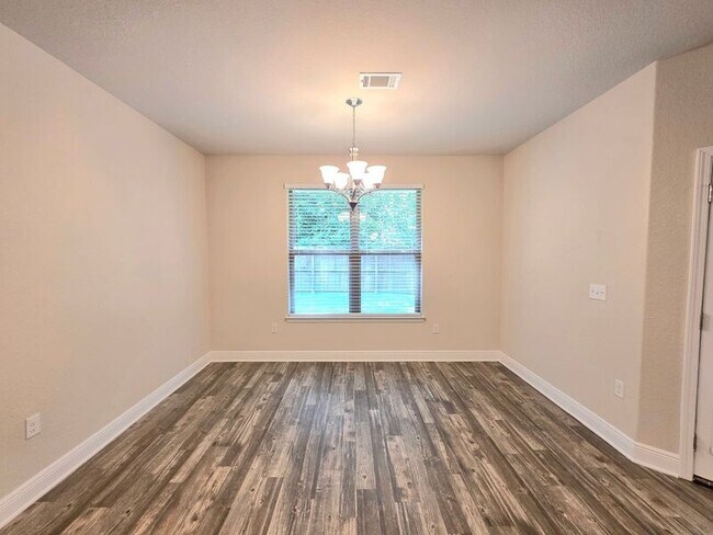 Foto del edificio - 5297 Parkside Dr