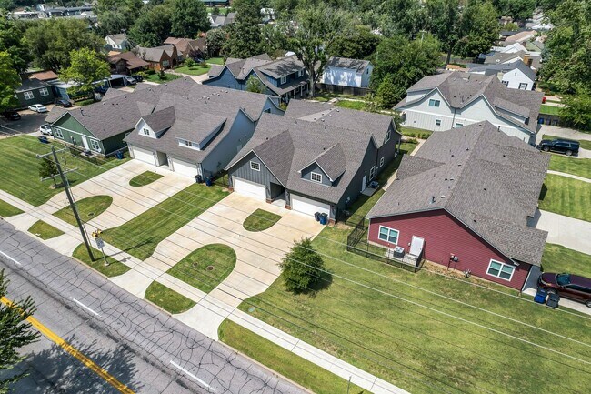 Building Photo - P.57 Kode Properties LLC 3507 - 3509