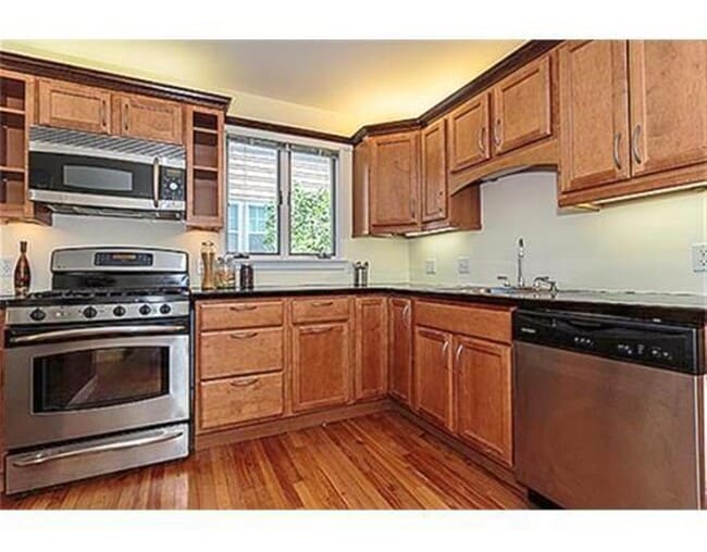 Building Photo - 67 Fairfax St