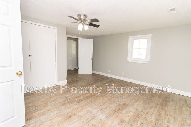 Foto del edificio - 278 Hollywood Dr