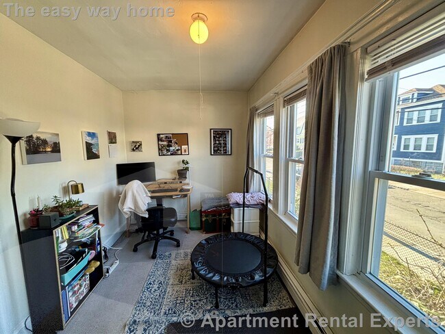 Foto del edificio - 23-25 Bonner Ave Unit #1