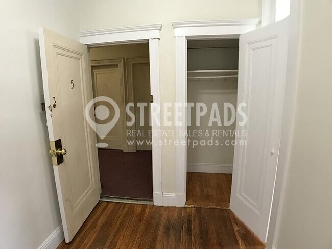 Foto del edificio - bedroom in Boston MA 02215