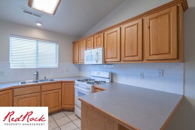 Foto del edificio - Spacious 3-Bed, 2-Bath Ivins Townhome – Do...