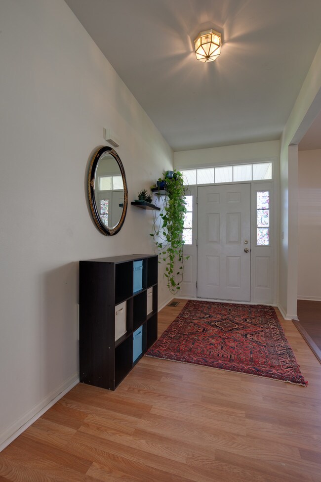 13433 W Hidden Springs Trail, Wadsworth, IL 60083 House Rental in