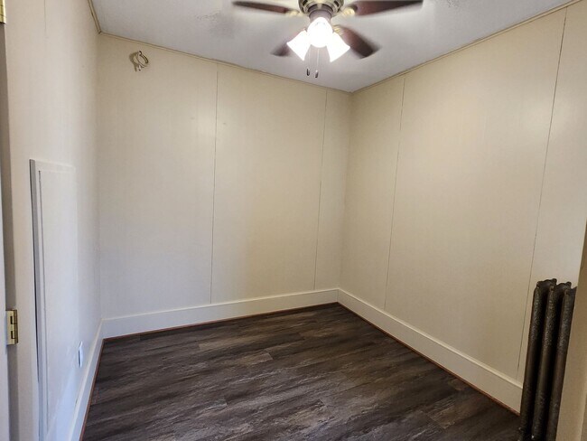 Foto del edificio - Falls RE Investments