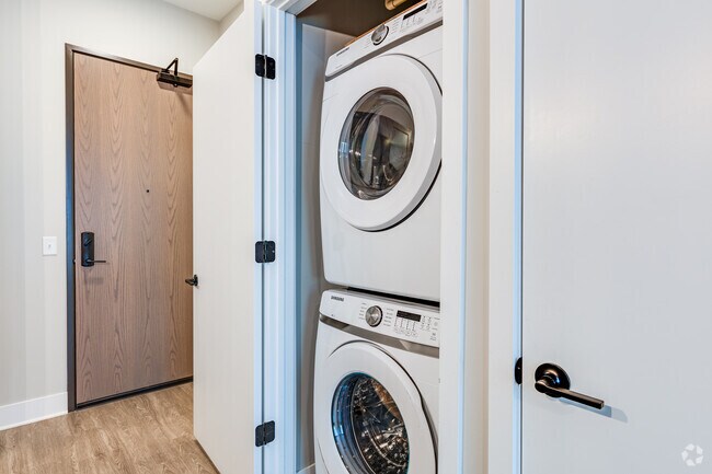 1HAB, 1BA - 865 ft² - The Isaac Apartments