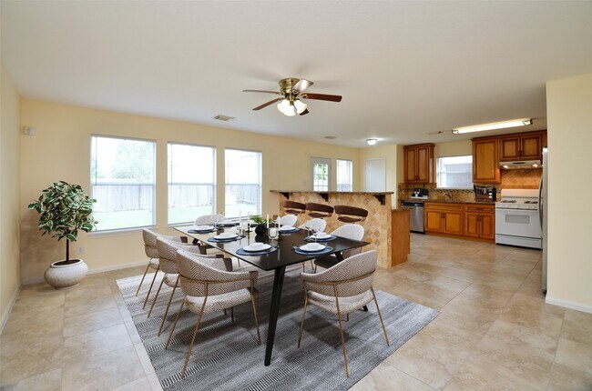 Foto del edificio - 3907 Pebble Garden Ln