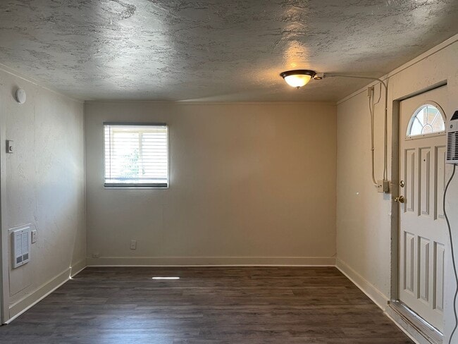 Foto del edificio - Newly Renovated-1 Bedroom 1 Bath Downstair...
