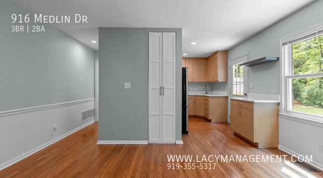 Photo - 916 Medlin Dr House