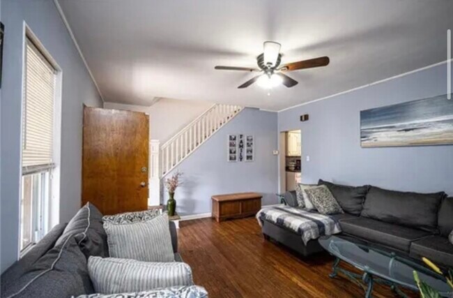 Foto del edificio - 232 Lakewood Ave