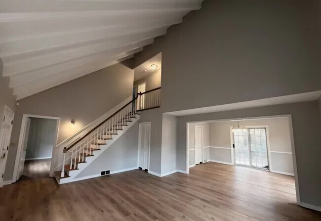 Foto del edificio - 634 Cherrywood Dr