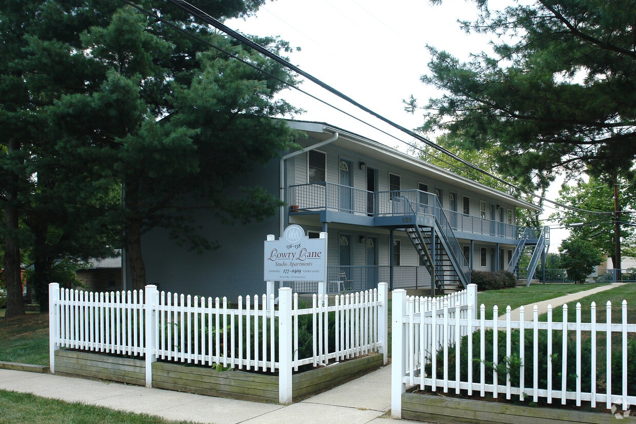 136138 E Lowry Ln, Lexington, KY 40503 Apartments in Lexington, KY