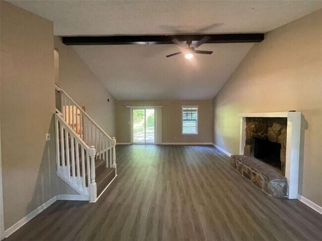 Foto del edificio - 55 Hunt Ridge Dr