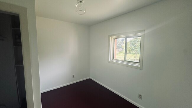 Bedroom 1 - 213 N Plum Ave