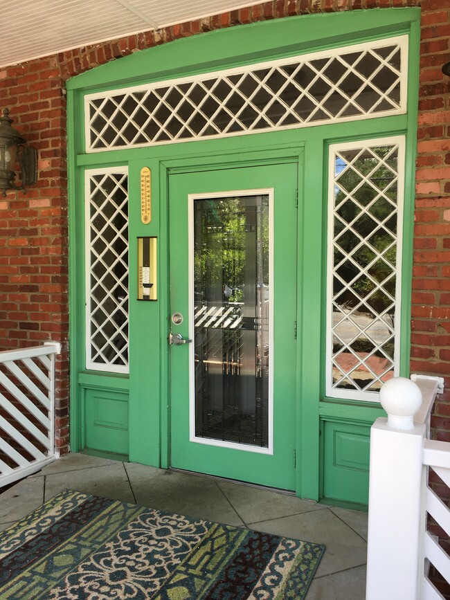 Foto del edificio - 764 Edgewood Ave NE