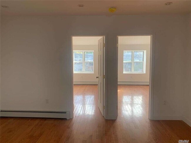 Foto del edificio - 92-01 48th Ave