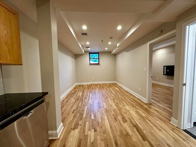 Foto del edificio - 353 Grove St