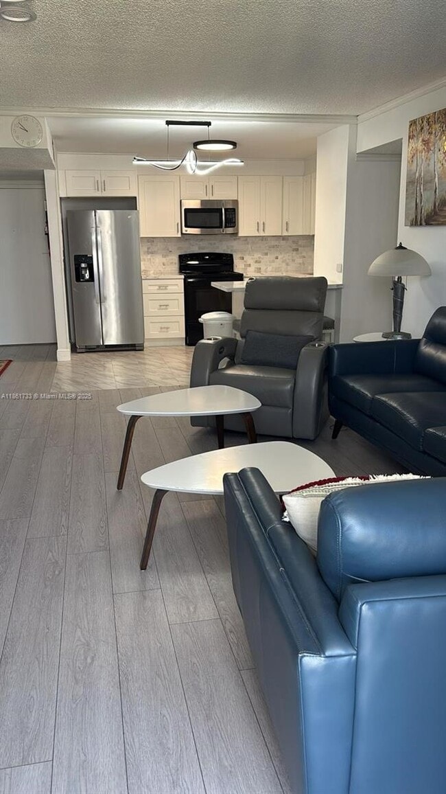 Foto del edificio - 2801 NE 183rd St