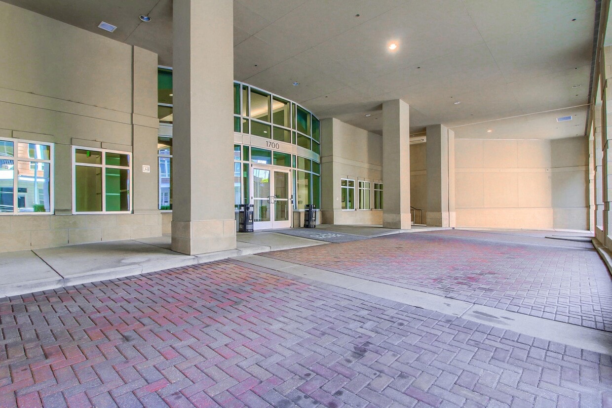Street entrance - 1700 Bassett St