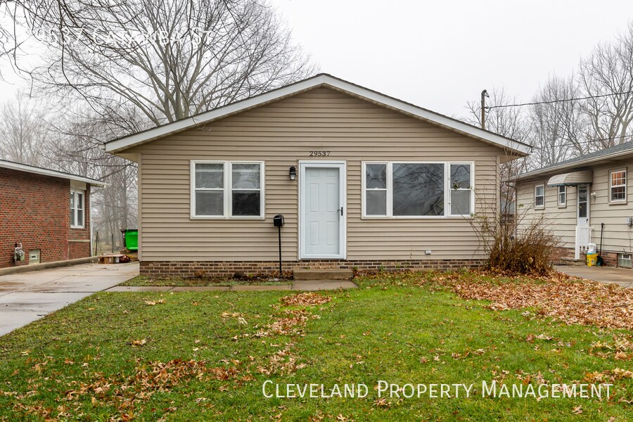 Primary Photo - Beautiful 3 Bedroom Ranch!