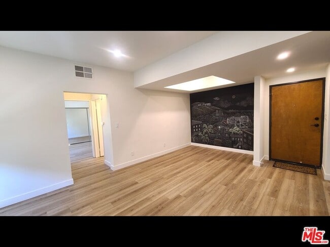 Foto del edificio - 1818 Glendon Ave