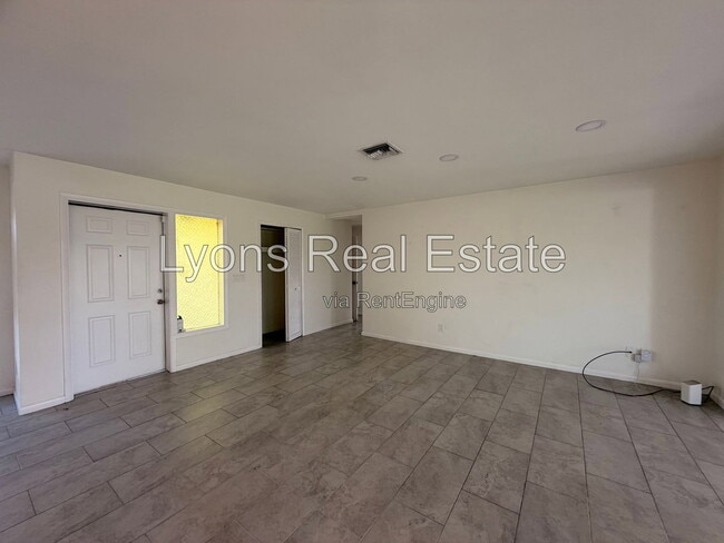 Foto del edificio - 334 SE 47th Terrace