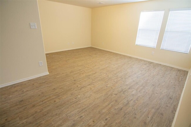 Building Photo - 21819 King Heights Ln