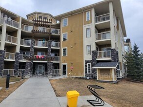 Building Photo - 3670-3139 139 Ave NW