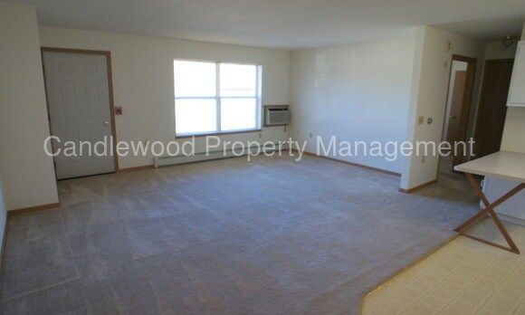 Building Photo - 417 Lotus St