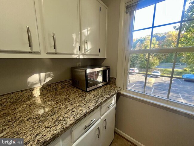 Foto del edificio - 9457 Fairfax Blvd