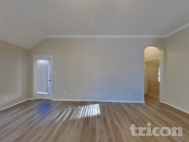 Building Photo - 313 Lucky Landing Dr