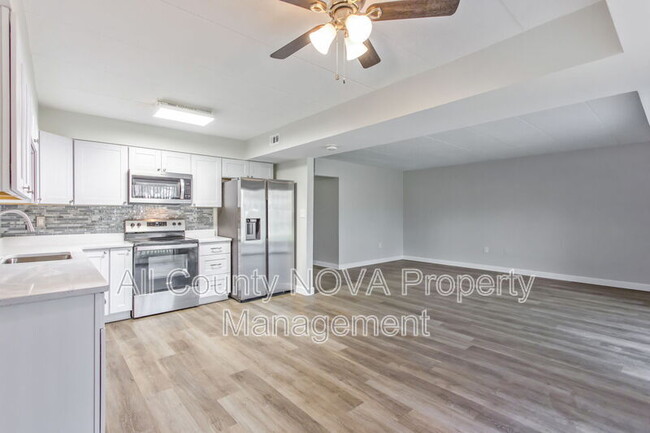Building Photo - 5635 Harpers Farm Rd